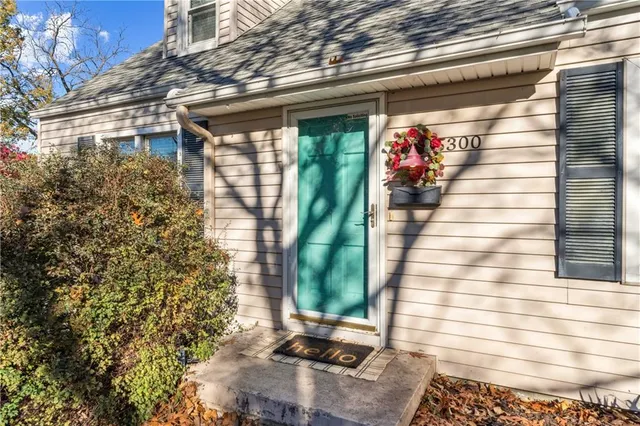$339,900 | 6300 West 81st Street, Overland Park, KS 66204