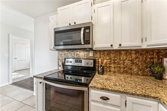 $339,900 | 6300 West 81st Street, Overland Park, KS 66204