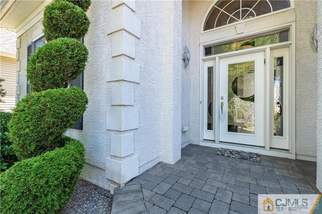 17 Tamarack Road Monroe Township, NJ 08831 - Photo 3 of 35 Gallery Image 3