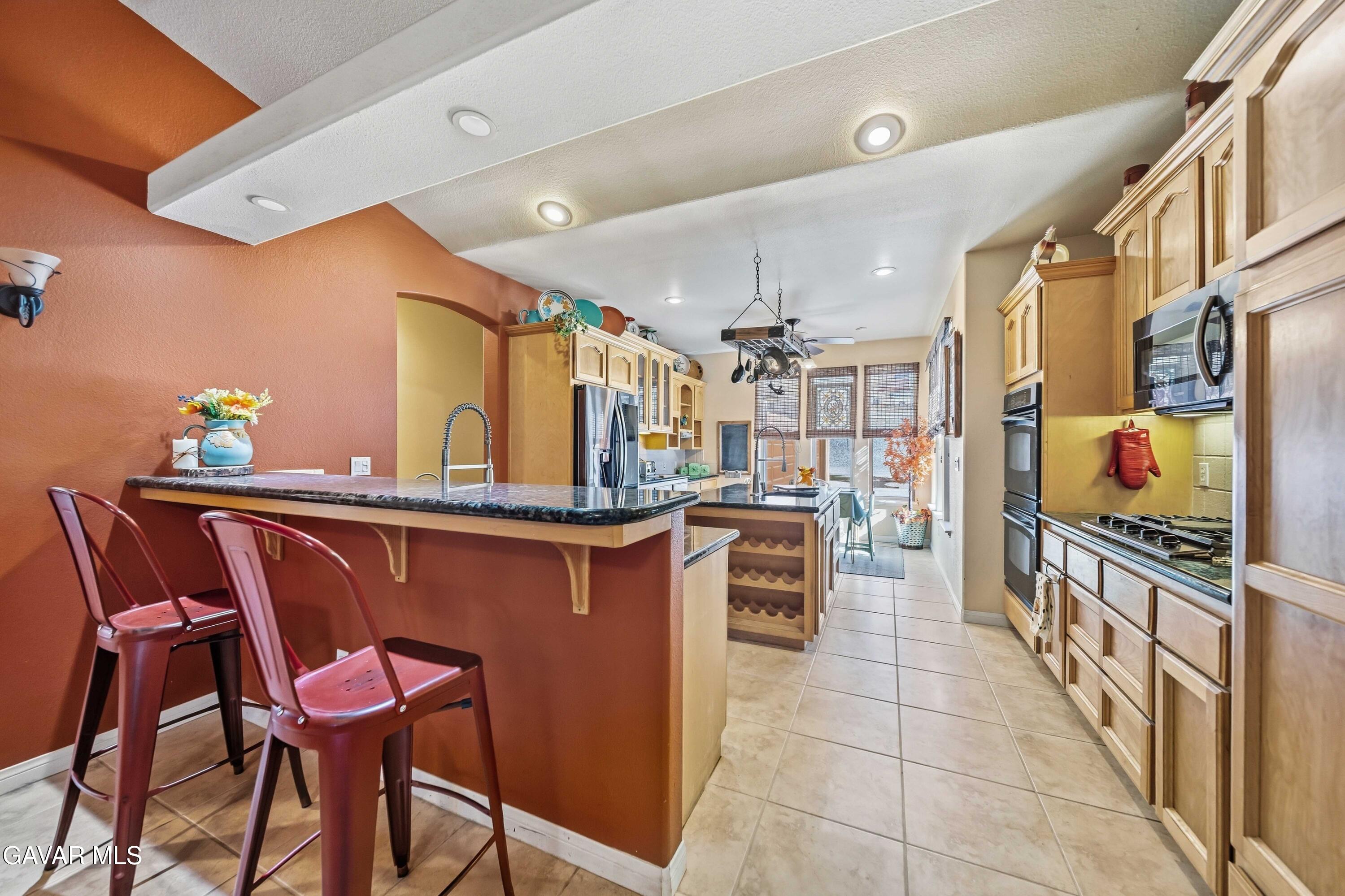 25370 Bear Valley Road Tehachapi, CA 93561 - Photo 13 of 65 25370 Bear Valley Rd Tehachapi-17