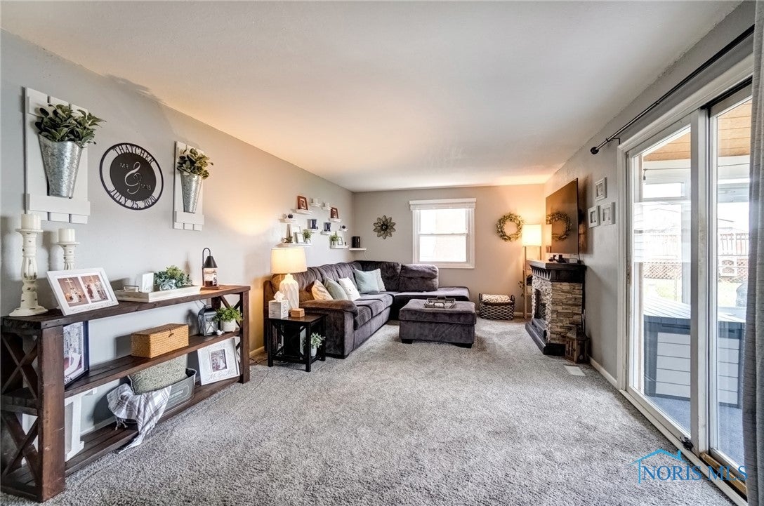 1105 Farmington Road Maumee, OH 43537 - Photo 9 of 47 Gallery Image 9