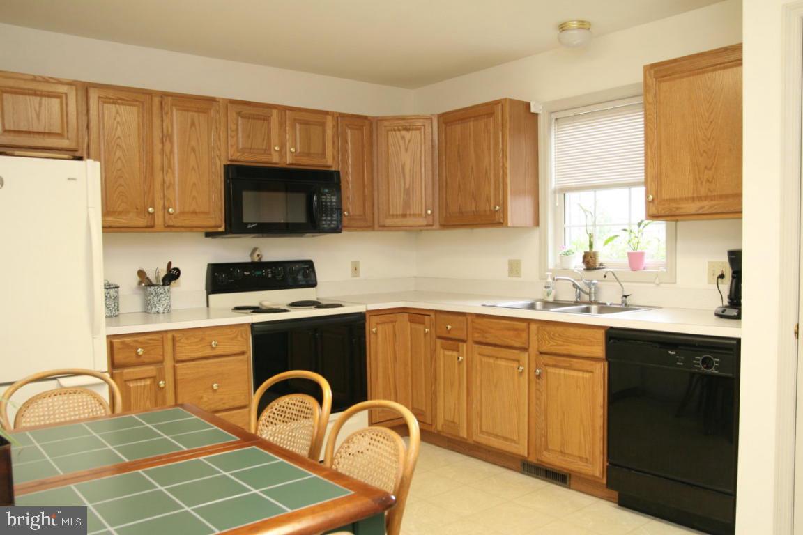 17 Tumbling Run Lititz, PA 17543 - Photo 4 of 7 Gallery Image 4