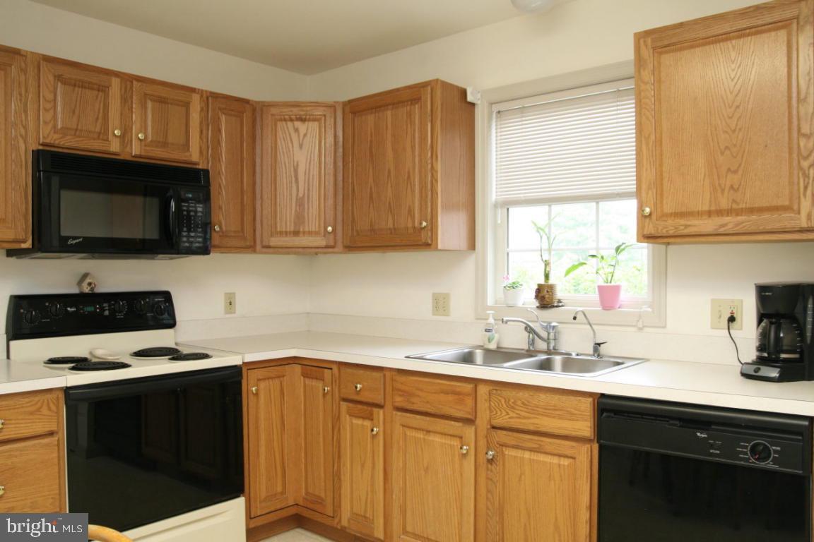 17 Tumbling Run Lititz, PA 17543 - Photo 5 of 7 Gallery Image 5