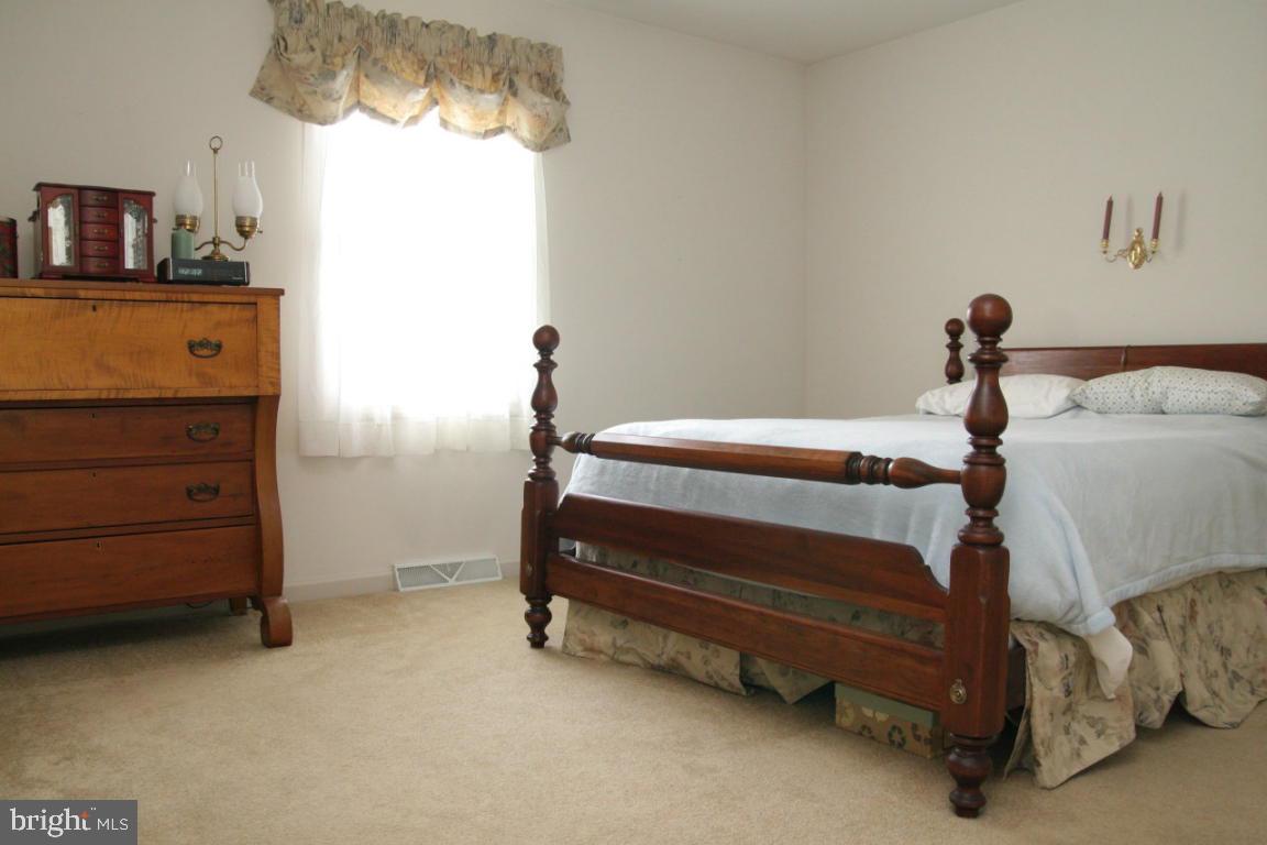 17 Tumbling Run Lititz, PA 17543 - Photo 7 of 7 Gallery Image 7