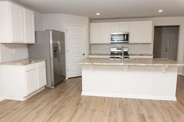 $2,100 | 216 Laurel Hl Street, Crestview, FL 32539