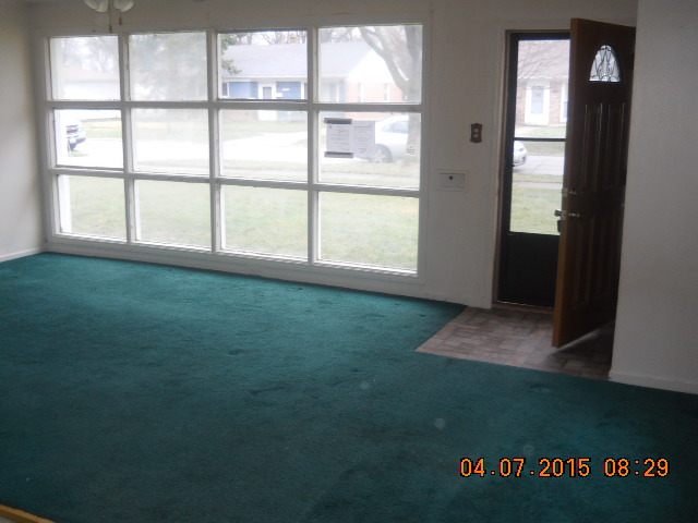 17560 Howe Avenue Homewood, IL 60430 - Photo 5 of 9 an empty room with a window