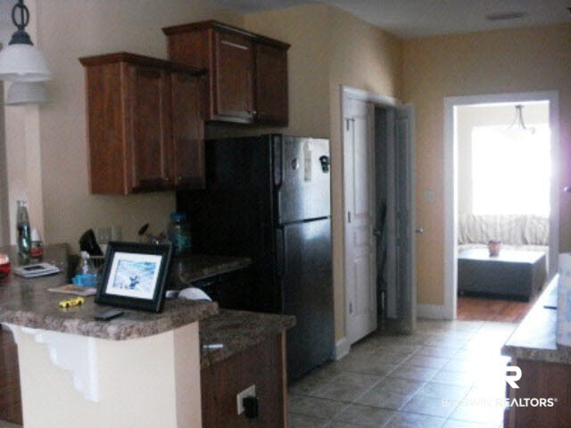 7905 Park Pl Drive Mobile, AL 36608 - Photo 5 of 10 kitchen with all appliances