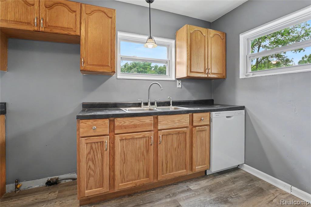 5388 Davison Road Lapeer, MI 48446 - Photo 20 of 48