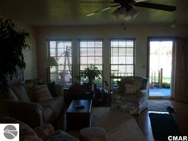 370 South Crawford Road Mount Pleasant, MI 48858 - Photo 10 of 22 1773193-9.JPG