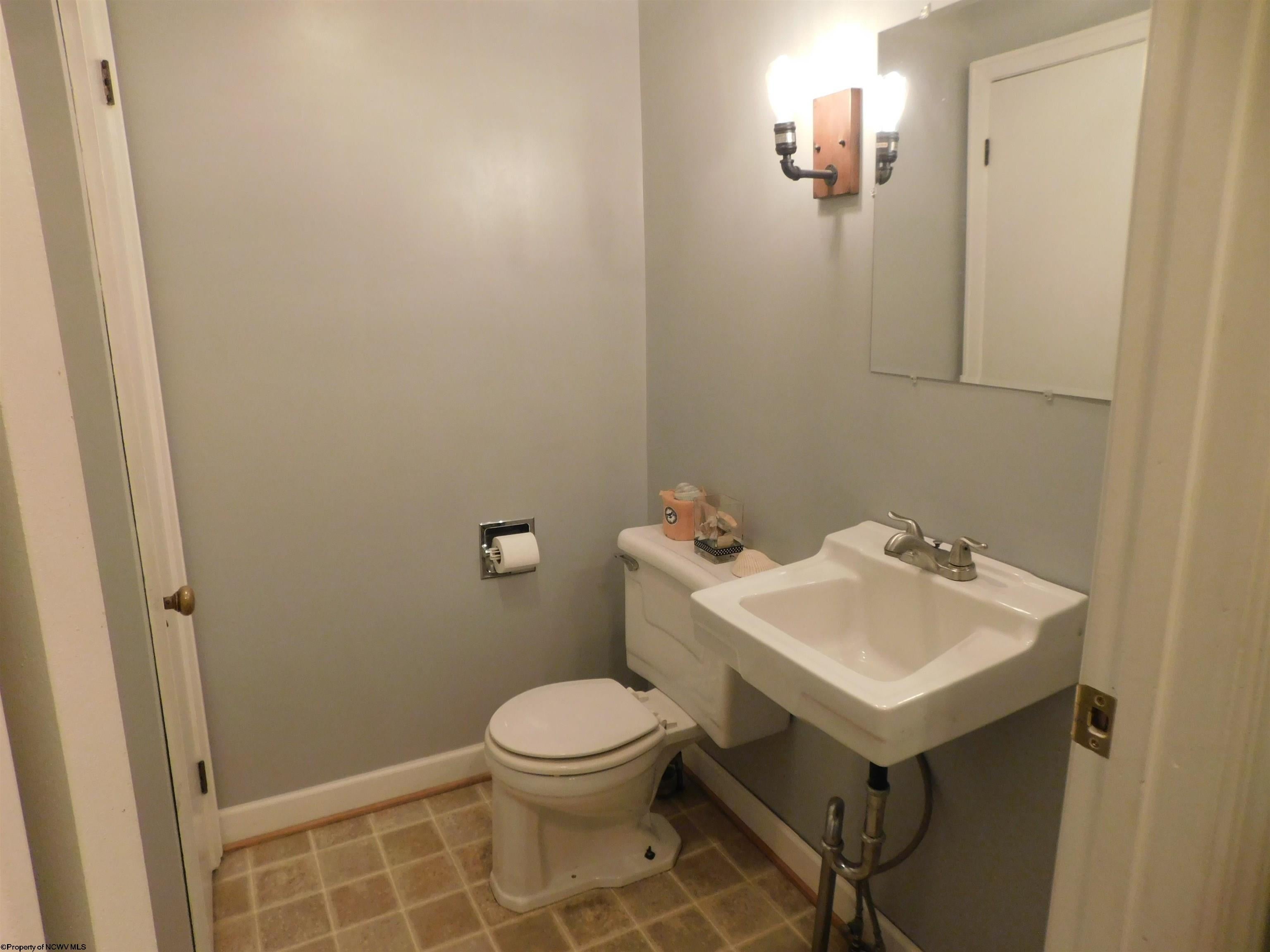 322 South Robert Stone Way Reedsville, WV 26547 - Photo 37 of 50 Gallery Image 37