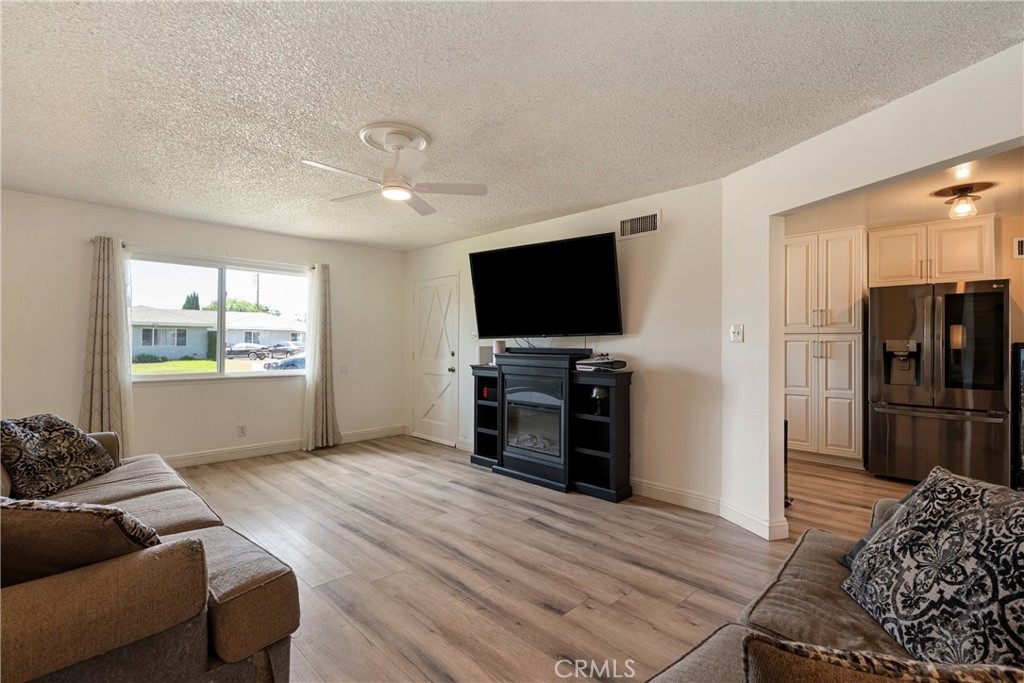 4059 Rupley Place Riverside, CA 92505 - Photo 4 of 22 Gallery Image 4