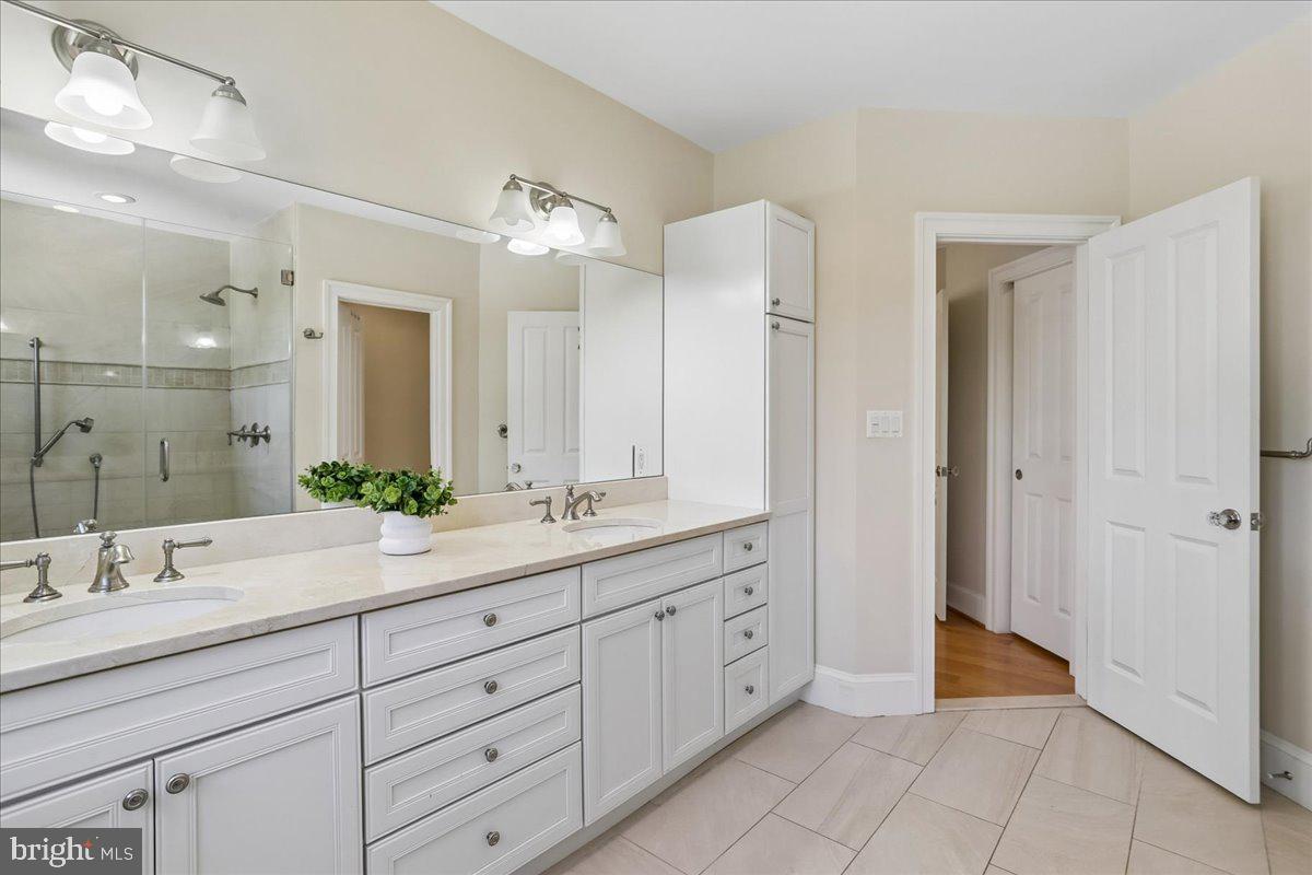 7800 Radnor Road Bethesda, MD 20817 - Photo 43 of 82 Primary Bathroom w/ double sink