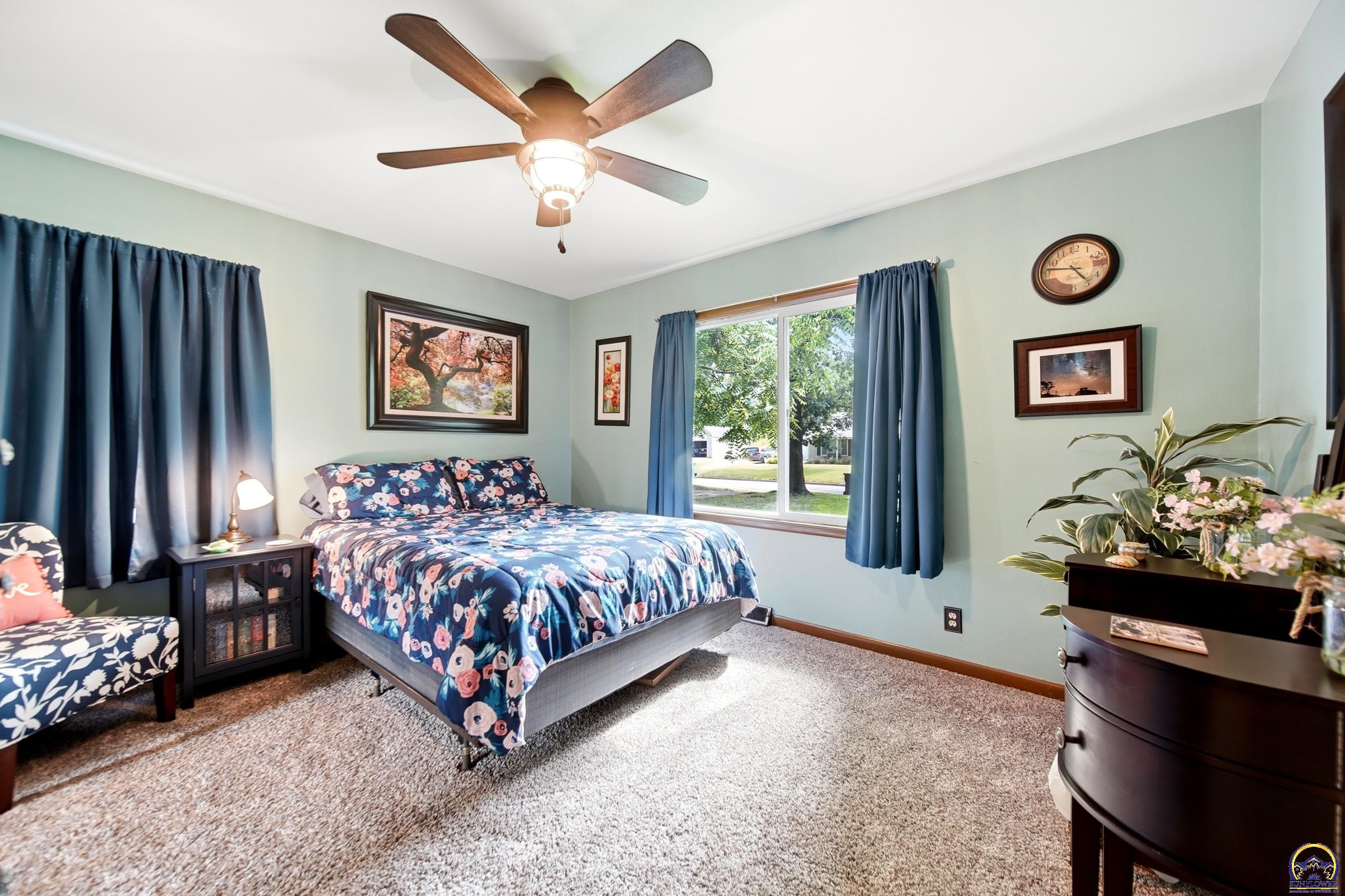 2151 Southwest Burnett Road Topeka, KS 66614 - Photo 17 of 35
