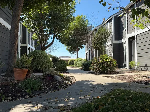 $485,000 | 824 North Pasadena Avenue, Unit 11, Azusa, CA 91702