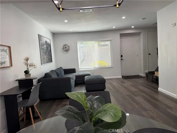 $485,000 | 824 North Pasadena Avenue, Unit 11, Azusa, CA 91702