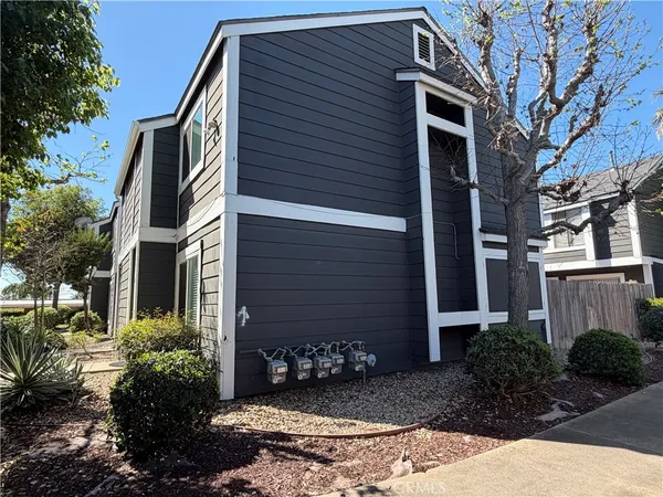 $485,000 | 824 North Pasadena Avenue, Unit 11, Azusa, CA 91702