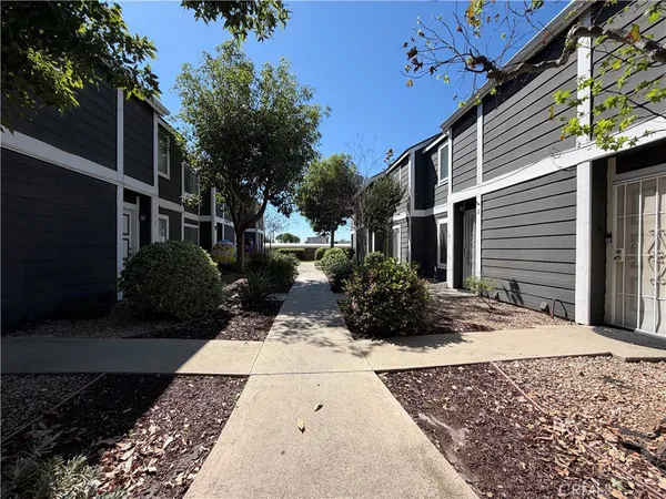$485,000 | 824 North Pasadena Avenue, Unit 11, Azusa, CA 91702