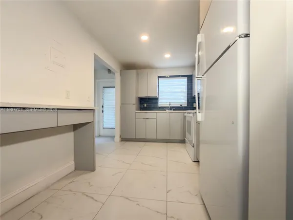$2,100 | 605 South State Road 7, Unit 1D, Margate, FL 33068