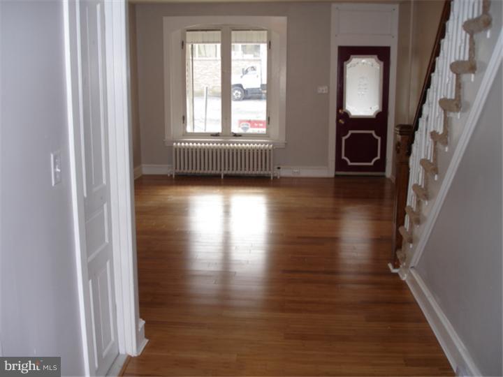 1235 Perry Street Reading, PA 19604 - Photo 5 of 25 Living Room