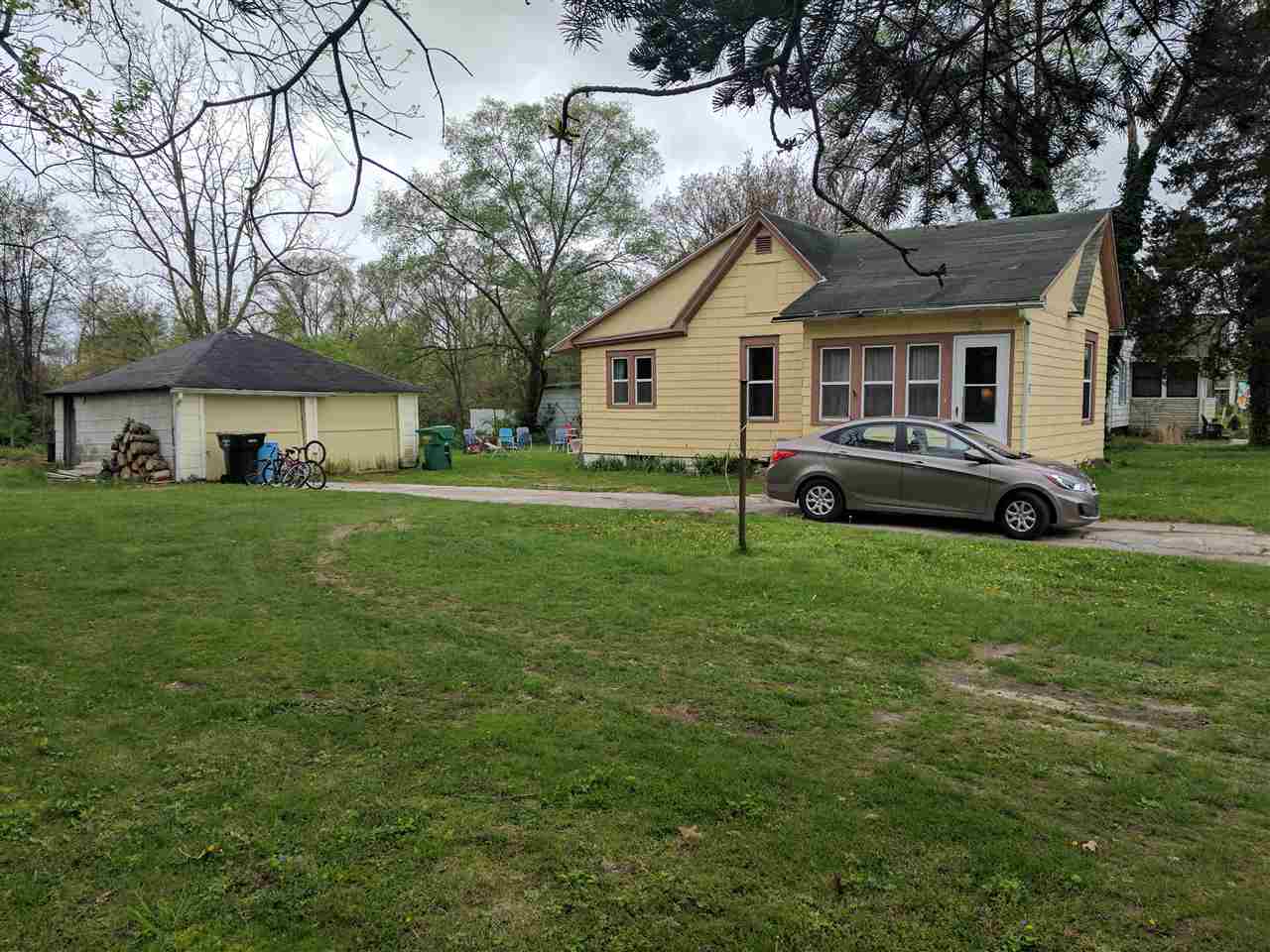 19638 Stateline Road South Bend, IN 46637 - Photo 1 of 13 Gallery Image 1