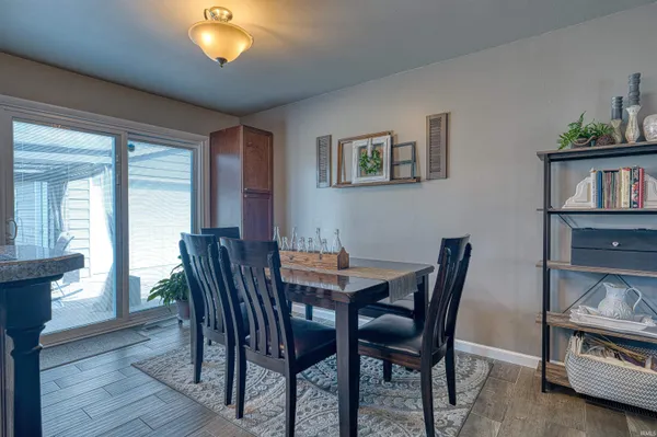 $249,500 | 313 West Buena Vista Road, Evansville, IN 47710