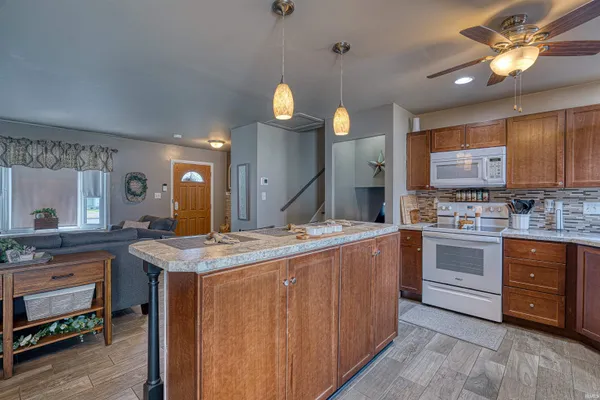 $249,500 | 313 West Buena Vista Road, Evansville, IN 47710