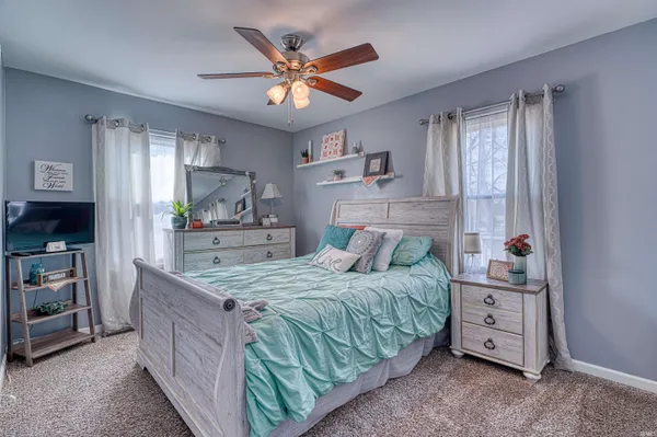 $249,500 | 313 West Buena Vista Road, Evansville, IN 47710