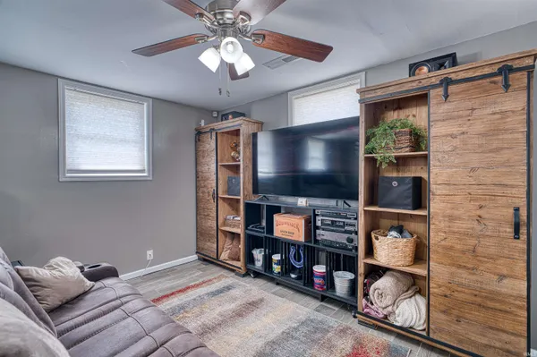 $249,500 | 313 West Buena Vista Road, Evansville, IN 47710