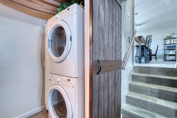 $249,500 | 313 West Buena Vista Road, Evansville, IN 47710