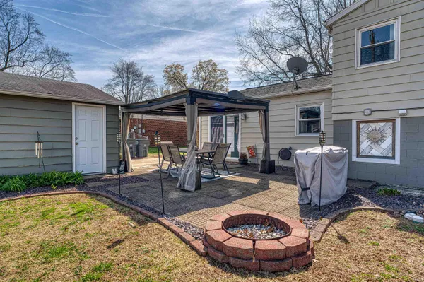 $249,500 | 313 West Buena Vista Road, Evansville, IN 47710