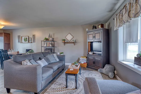 $249,500 | 313 West Buena Vista Road, Evansville, IN 47710