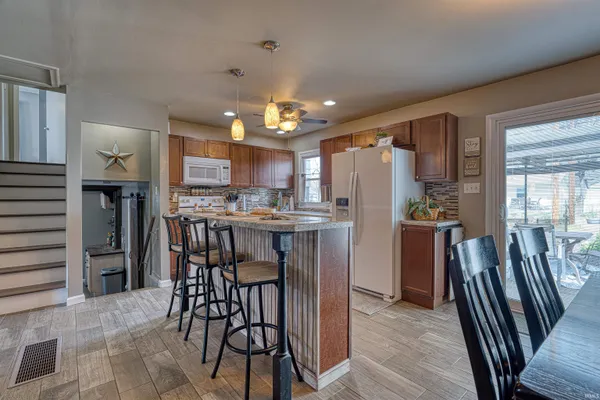 $249,500 | 313 West Buena Vista Road, Evansville, IN 47710