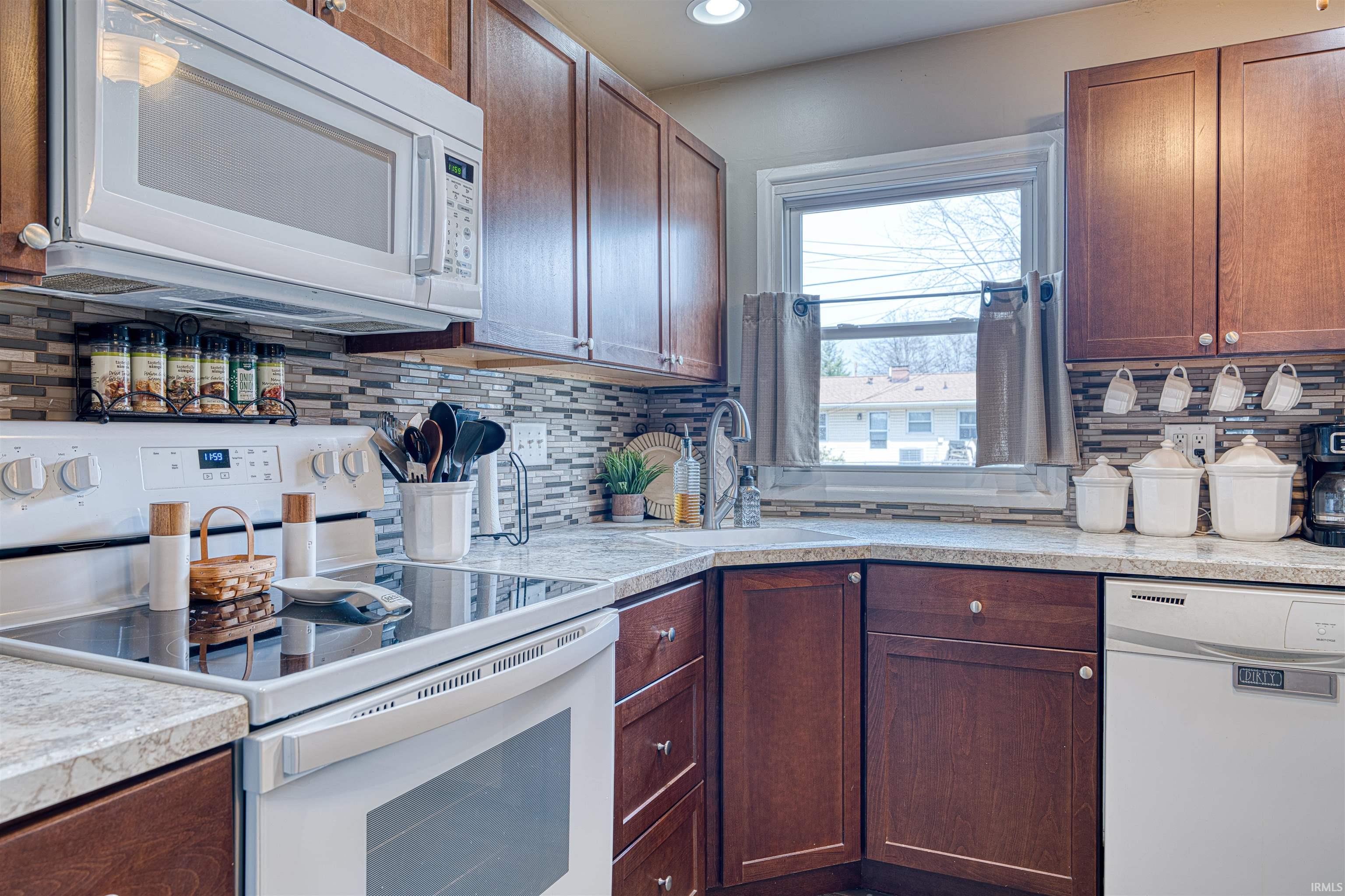 313 West Buena Vista Road Evansville, IN 47710 - Photo 10 of 36
