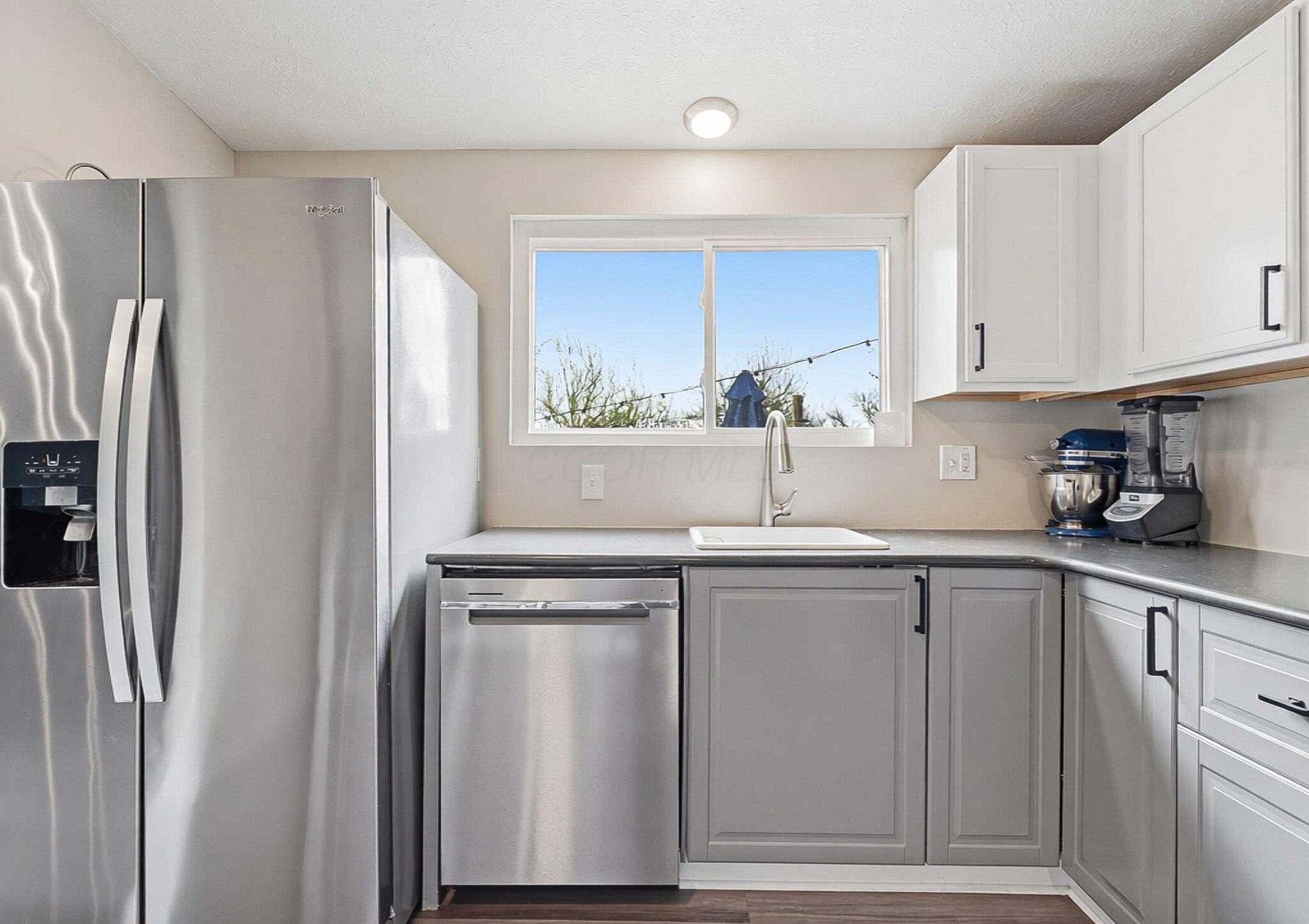 2949 Cortona Road Columbus, OH 43204 - Photo 17 of 38 Kitchen
