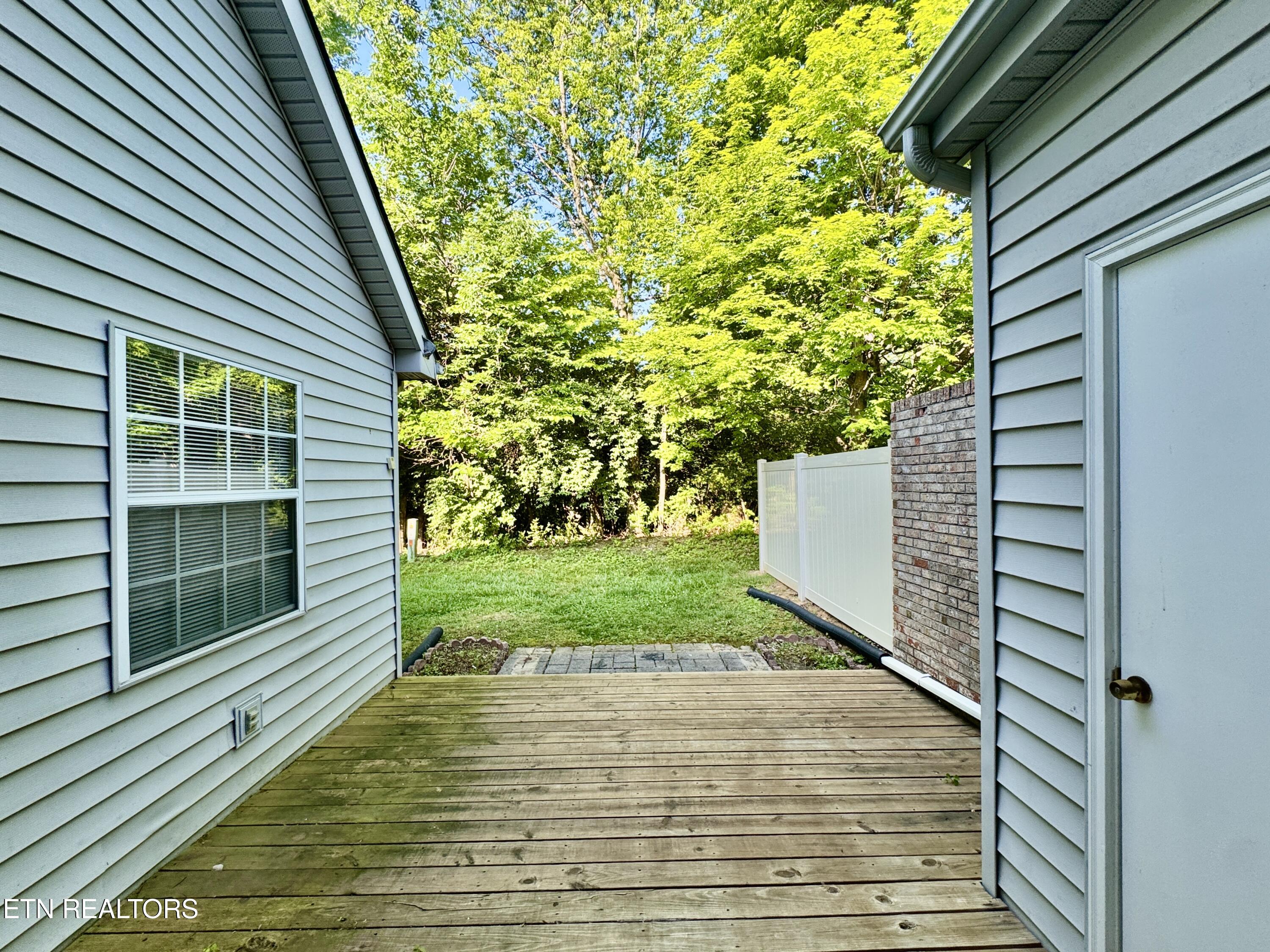 3319 Laurel View Road Knoxville, TN 37917 - Photo 6 of 36 8