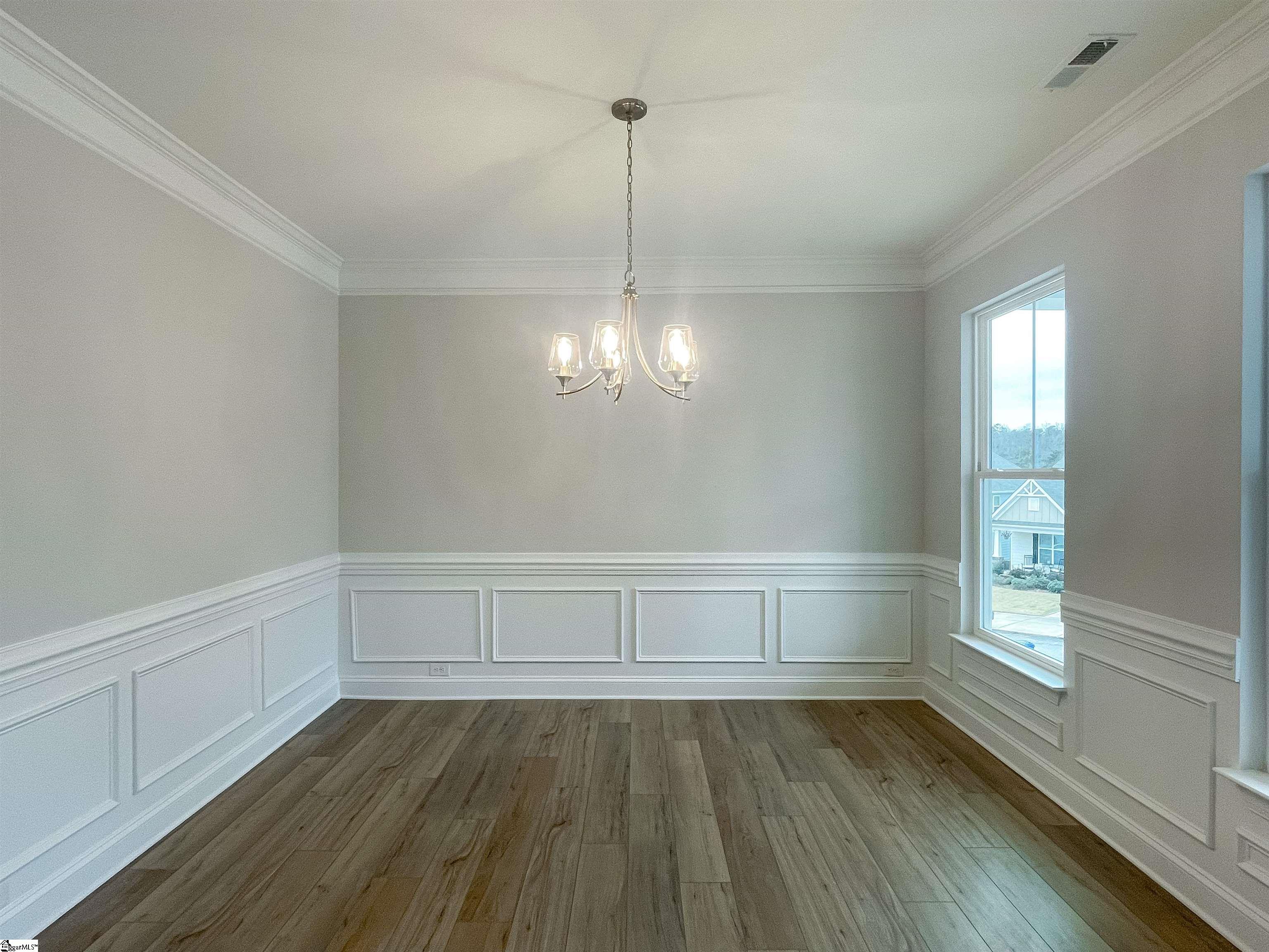 17 MacDee Way Greenville, SC 29607 - Photo 2 of 35 Beautiful trim detail