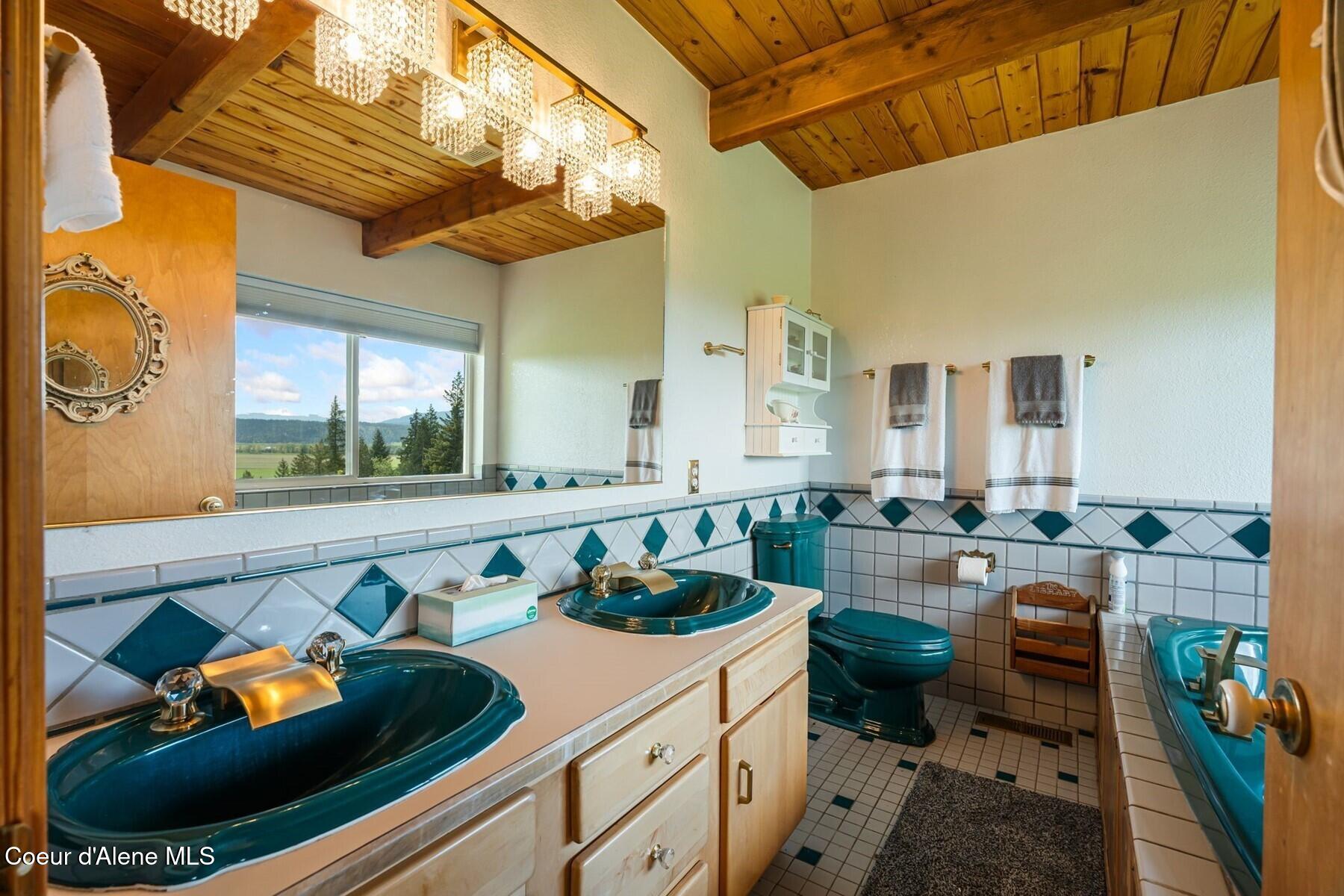 4456 West Side Road Bonners Ferry, ID 83805 - Photo 32 of 77 Master Bathroom