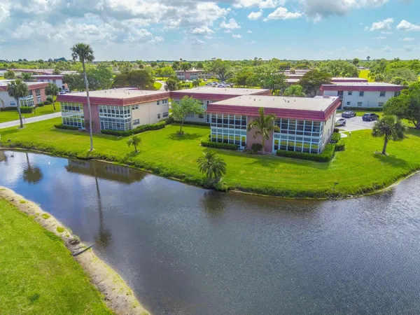 $1,700 | 66 Woodland Drive, Unit 106, Vero Beach, FL 32962