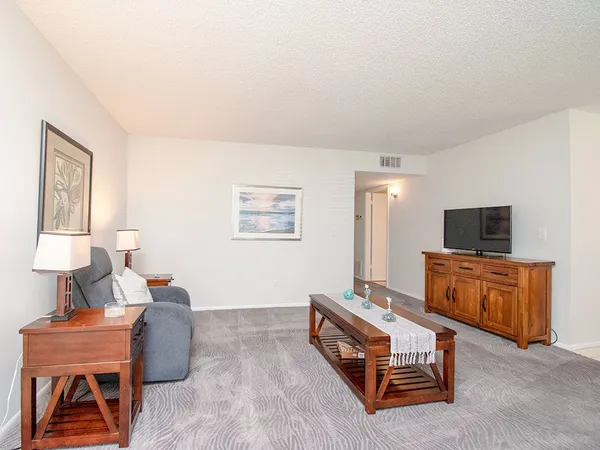 $1,700 | 66 Woodland Drive, Unit 106, Vero Beach, FL 32962