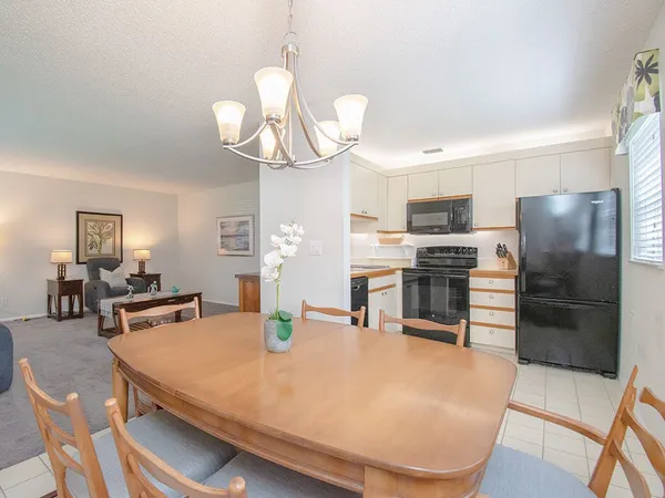 $1,700 | 66 Woodland Drive, Unit 106, Vero Beach, FL 32962