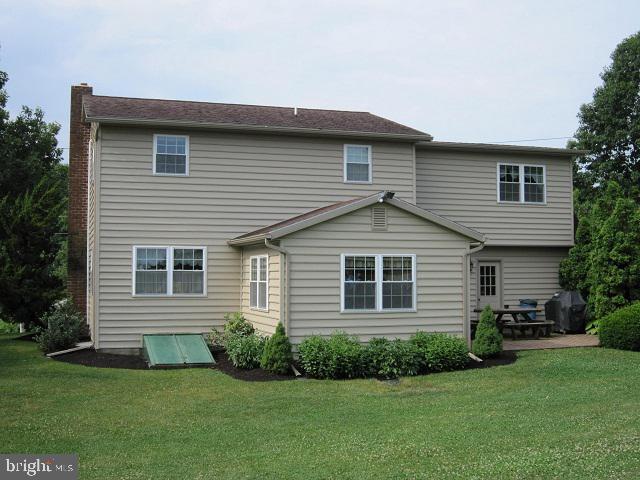 643 Lincoln Road Lititz, PA 17543 - Photo 6 of 14