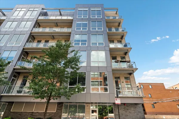 $1,199,500 | 122 South Aberdeen Street, Unit 4S, Chicago, IL 60607
