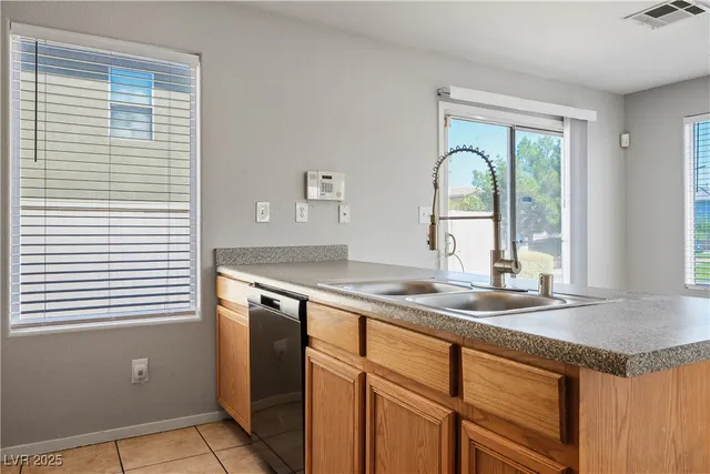 $1,695 | 2076 Pillar Pointe Street, Las Vegas, NV 89115