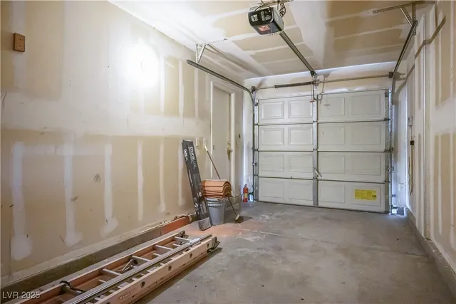 $1,695 | 2076 Pillar Pointe Street, Las Vegas, NV 89115