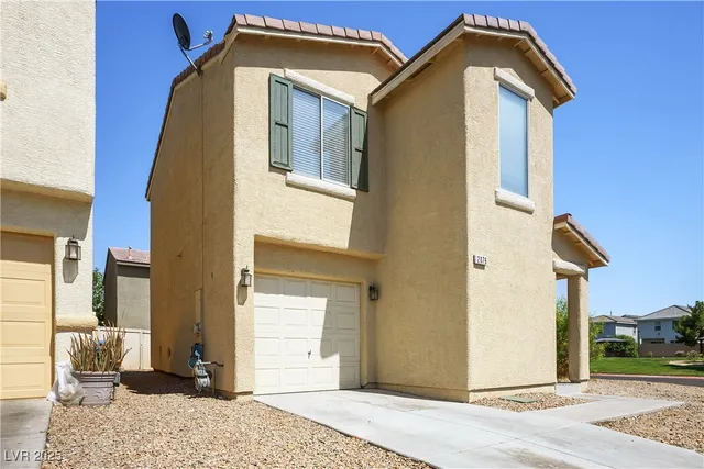 $1,695 | 2076 Pillar Pointe Street, Las Vegas, NV 89115