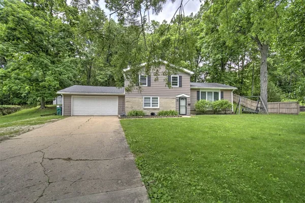 $179,500 | 2339 South Rainwater Drive, Decatur, IL 62521