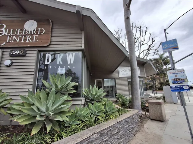 a view of a entryway door of the building