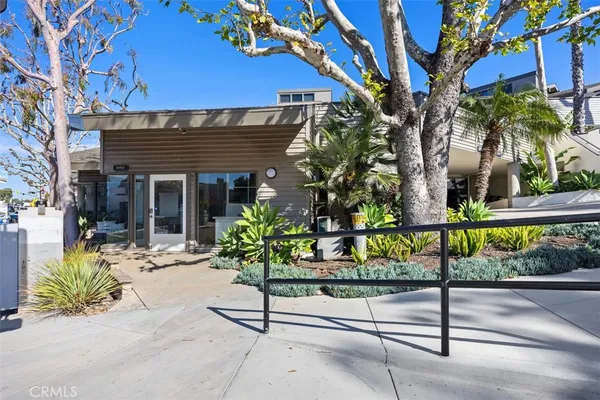 a house view with a outdoor space