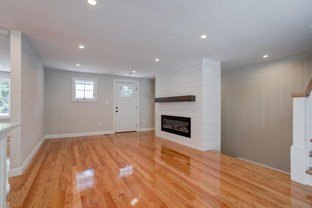 6 Ledgewood Road Wilmington, MA 01887 - Photo 3 of 38 Gallery Image 3