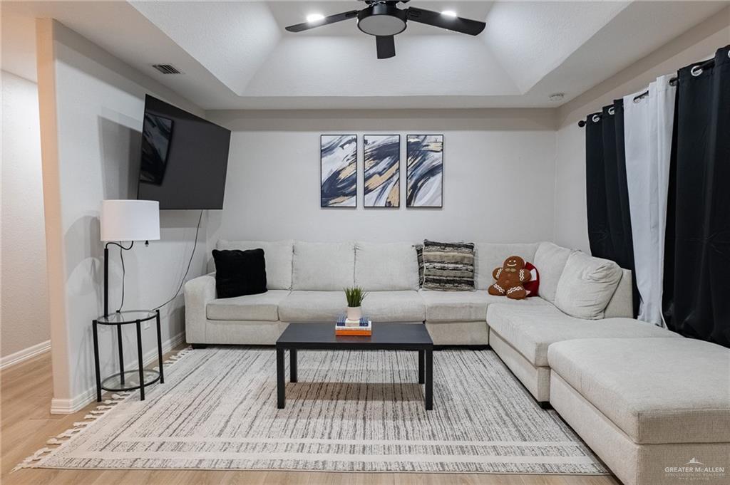 101 Apollo Drive Donna, TX 78537 - Photo 6 of 11 a living room with furniture and a flat screen tv